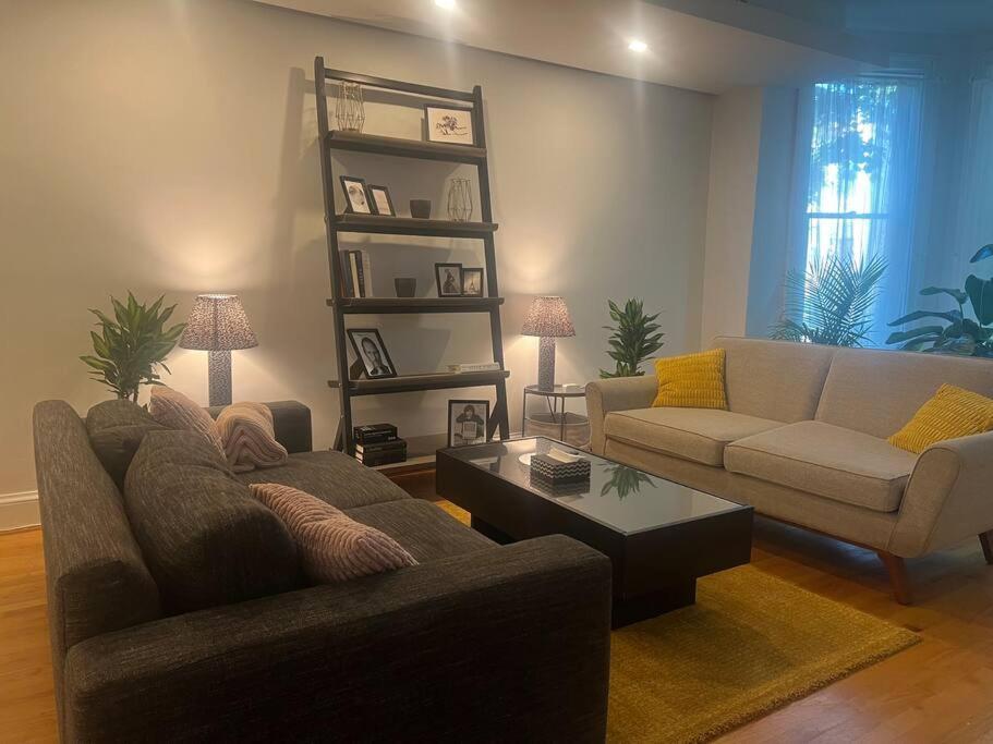 3-Bedroom House With Cute Patio Explore Dc On Foot Washington Exterior foto